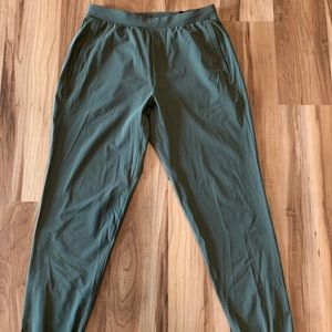 Lululemon mens surge joggers in a light green Size Medium